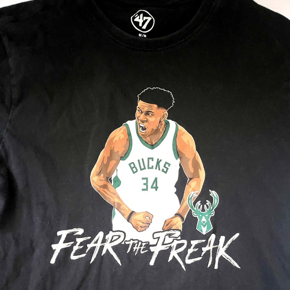 Fear the Freaks bucks mens T shirt size M